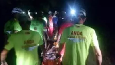Yürüyüş için vadiye çıktı, kayboldu ekipler tarafından yaralı olarak kurtarıldı Yürüyüş için vadiye çıktı, kayboldu ekipler tarafından yaralı olarak kurtarıldı