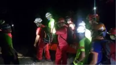 Yürüyüş için vadiye çıktı, kayboldu ekipler tarafından yaralı olarak kurtarıldı Yürüyüş için vadiye çıktı, kayboldu ekipler tarafından yaralı olarak kurtarıldı