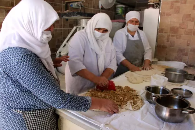 60 yaşında kendi işini kurdu, iş yerinde komşularını istihdam etti 60 yaşında kendi işini kurdu, iş yerinde komşularını istihdam etti