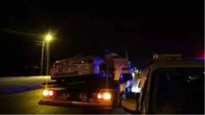 Adana'da aynı anda aynı yerde iki kaza: 3 yaralı Adana'da aynı anda aynı yerde iki kaza: 3 yaralı