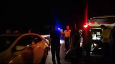 Adana'da aynı anda aynı yerde iki kaza: 3 yaralı Adana'da aynı anda aynı yerde iki kaza: 3 yaralı
