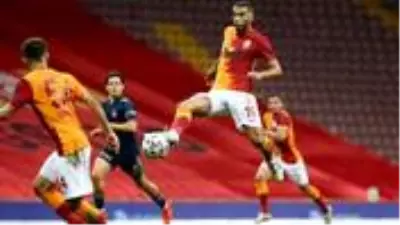 Belhanda'dan transfer iddialarına dikkat çeken yanıt: Şimdilik Galatasaray'dayım Belhanda'dan transfer iddialarına dikkat çeken yanıt: Şimdilik Galatasaray'dayım