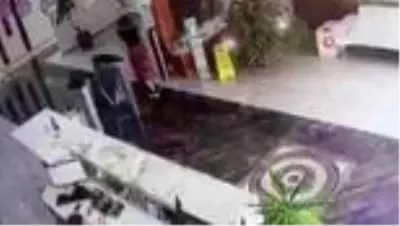 Beylikdüzü'nde botoks yüzünden ölüm iddiasında 1 kişi tutuklandı Beylikdüzü'nde botoks yüzünden ölüm iddiasında 1 kişi tutuklandı