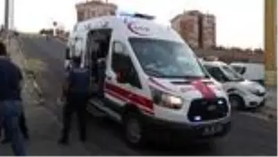Bıçaklı kavga: 2 yaralı Bıçaklı kavga: 2 yaralı