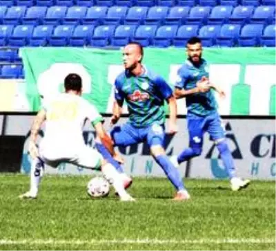 Çaykur Rizespor 3'ncü haftayı berabere tamamladı Çaykur Rizespor 3'ncü haftayı berabere tamamladı