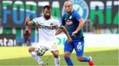 Çaykur Rizespor, sahasında Aytemiz Alanyaspor'la 1-1 berabere kaldı Çaykur Rizespor, sahasında Aytemiz Alanyaspor'la 1-1 berabere kaldı