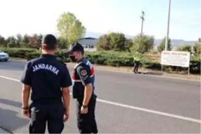 Bolu'da, üzerinden D-100 Karayolu'nun geçtiği tarlasını 13 yıl sonra geri kazandı Bolu'da, üzerinden D-100 Karayolu'nun geçtiği tarlasını 13 yıl sonra geri kazandı