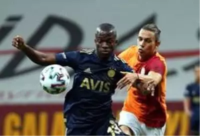 Derbi mücadelesinde müsabakanın ilk yarısı golsüz eşitlikle sonuçlandı Derbi mücadelesinde müsabakanın ilk yarısı golsüz eşitlikle sonuçlandı
