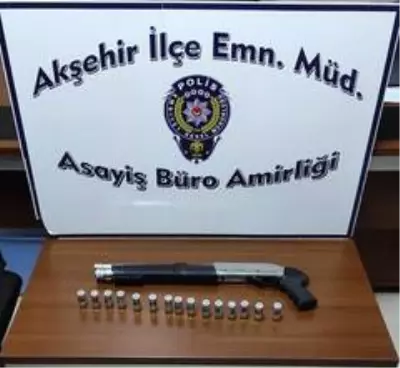 Durdurulan şüpheli araçtan pompalı tüfek ele geçirildi Durdurulan şüpheli araçtan pompalı tüfek ele geçirildi