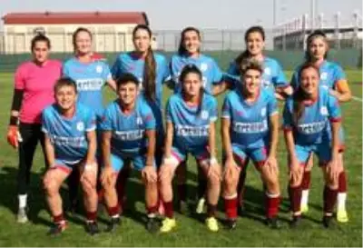Erkek futbolculara taş çıkartıyorlar Erkek futbolculara taş çıkartıyorlar