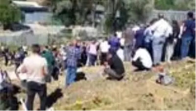 Esenyurt'ta taksi durağındaki silahlı kavga Esenyurt'ta taksi durağındaki silahlı kavga