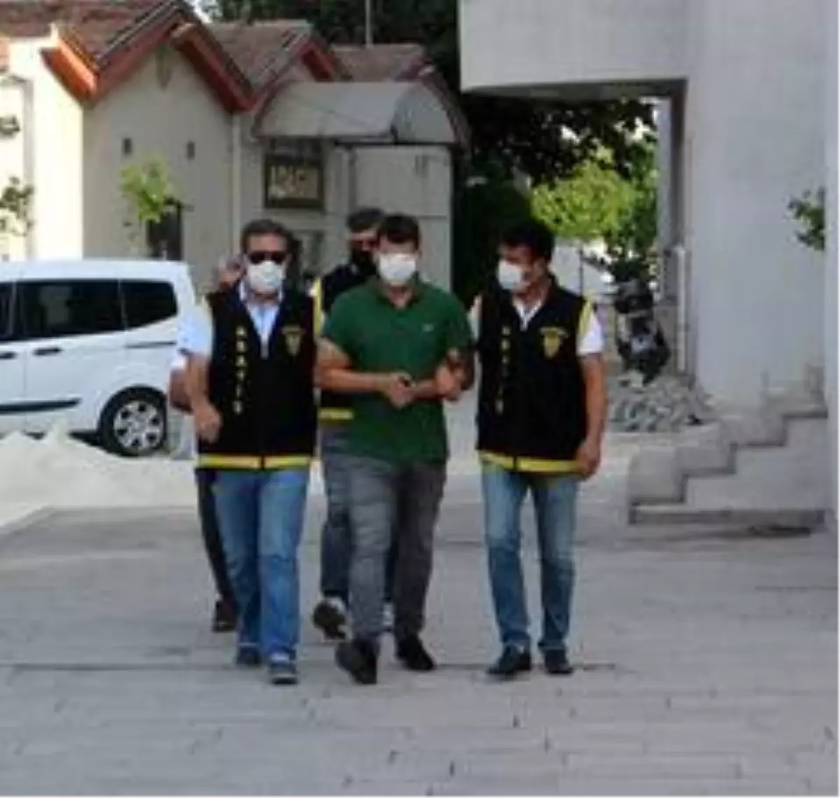 Adana'da firari 2 hükümlü yakalandı