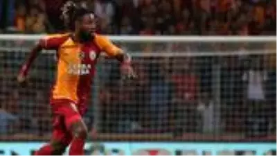G.Saraylı Luyindama, performansıyla eleştirilerin odağı oldu: Oyundan atılmalıydı G.Saraylı Luyindama, performansıyla eleştirilerin odağı oldu: Oyundan atılmalıydı