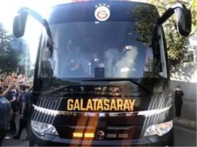 Galatasaray derbi için yola çıktı Galatasaray derbi için yola çıktı