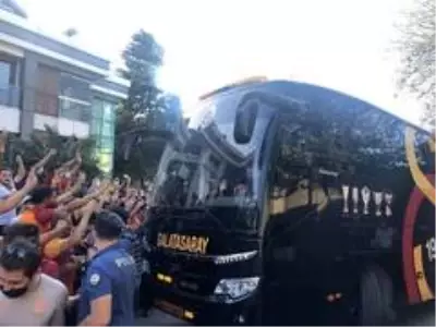 Galatasaray derbi için yola çıktı Galatasaray derbi için yola çıktı