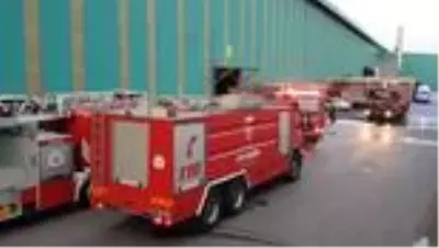 Galvaniz fabrikasında çıkan yangın hasara yol açtı Galvaniz fabrikasında çıkan yangın hasara yol açtı