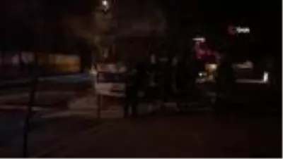 Isparta'da park halindeki kamyon alev alev yandı Isparta'da park halindeki kamyon alev alev yandı