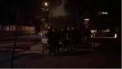Isparta'da park halindeki kamyon alev alev yandı Isparta'da park halindeki kamyon alev alev yandı
