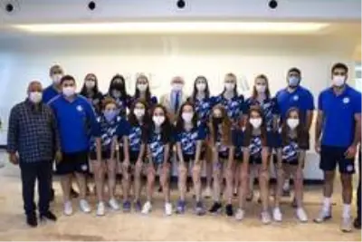 İzmirsporlu kadın voleybolcular sağlık kontrolünden geçti İzmirsporlu kadın voleybolcular sağlık kontrolünden geçti