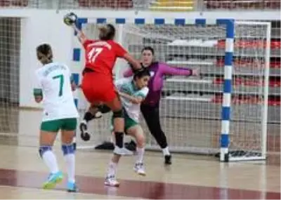 Kadınlar Hentbol Süper Ligi: Sivas Belediyespor: 32 - İzmir Büyükşehir Belediye: 35 Kadınlar Hentbol Süper Ligi: Sivas Belediyespor: 32 - İzmir Büyükşehir Belediye: 35