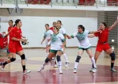 Kadınlar Hentbol Süper Ligi: Sivas Belediyespor: 32 - İzmir Büyükşehir Belediye: 35 Kadınlar Hentbol Süper Ligi: Sivas Belediyespor: 32 - İzmir Büyükşehir Belediye: 35