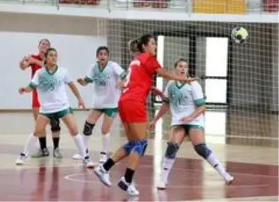 Kadınlar Hentbol Süper Ligi: Sivas Belediyespor: 32 - İzmir Büyükşehir Belediye: 35 Kadınlar Hentbol Süper Ligi: Sivas Belediyespor: 32 - İzmir Büyükşehir Belediye: 35