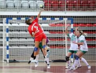 Kadınlar Hentbol Süper Ligi: Sivas Belediyespor: 32 - İzmir Büyükşehir Belediye: 35 Kadınlar Hentbol Süper Ligi: Sivas Belediyespor: 32 - İzmir Büyükşehir Belediye: 35