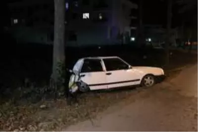 Kaza yaptığı aracı olay yerinde bırakarak kayıplara karıştı Kaza yaptığı aracı olay yerinde bırakarak kayıplara karıştı