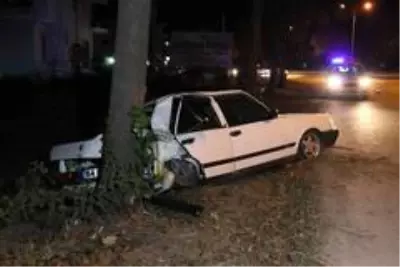 Kaza yaptığı aracı olay yerinde bırakarak kayıplara karıştı Kaza yaptığı aracı olay yerinde bırakarak kayıplara karıştı