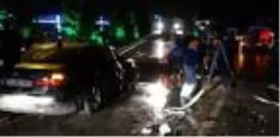 Son dakika haber! Kırmızı ışıkta duramayan midibüs zincirleme kazaya neden oldu: 7 yaralı Son dakika haber! Kırmızı ışıkta duramayan midibüs zincirleme kazaya neden oldu: 7 yaralı