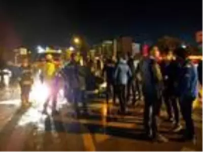 Son dakika haber! Kırmızı ışıkta duramayan midibüs zincirleme kazaya neden oldu: 7 yaralı Son dakika haber! Kırmızı ışıkta duramayan midibüs zincirleme kazaya neden oldu: 7 yaralı