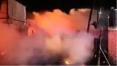 Son dakika haber! Kocaeli'de palet fabrikasında yangın (2) Son dakika haber! Kocaeli'de palet fabrikasında yangın (2)