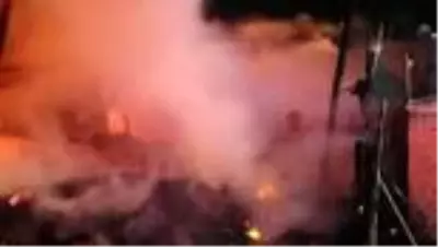 Son dakika haber! Kocaeli'de palet fabrikasında yangın (2) Son dakika haber! Kocaeli'de palet fabrikasında yangın (2)