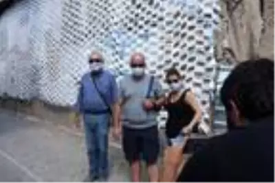 Koronavirüse dikkat çekmek isteyen fotoğraf sanatçısı, 2 bin 450 maske ile duvarı kapladı Koronavirüse dikkat çekmek isteyen fotoğraf sanatçısı, 2 bin 450 maske ile duvarı kapladı