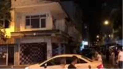 Son dakika haberleri... Küçükçekmece'de pompalıyla metruk bina önünde uyuşturucu isyanı Son dakika haberleri... Küçükçekmece'de pompalıyla metruk bina önünde uyuşturucu isyanı