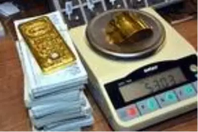 Külçe altından bileklik yaptı Külçe altından bileklik yaptı