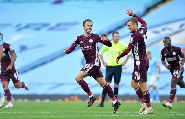 Leicester City Manchester City'yi, Vardy'nin 3 gol attığı maçta 5-2 yendi Leicester City Manchester City'yi, Vardy'nin 3 gol attığı maçta 5-2 yendi
