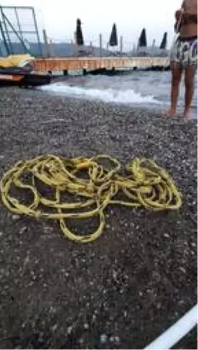 Deniz paraşütünü çeken teknenin türbin motoruna halat dolandı! Eğitmenlerin profesyonelliği büyük faciayı önledi Deniz paraşütünü çeken teknenin türbin motoruna halat dolandı! Eğitmenlerin profesyonelliği büyük faciayı önledi