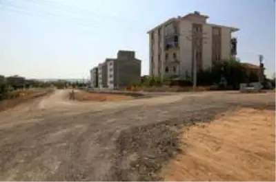 Odunpazarı'ndan Emek Mahallesi'nde yeni yol çalışması Odunpazarı'ndan Emek Mahallesi'nde yeni yol çalışması