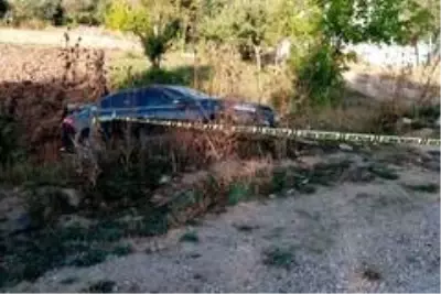 Otomobiller kavşakta kafa kafaya çarpıştı: 8 yaralı Otomobiller kavşakta kafa kafaya çarpıştı: 8 yaralı
