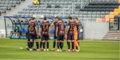 Polonya ekibi Pogon'da 21'i futbolcu 30 kişi koronavirüse yakalandı Polonya ekibi Pogon'da 21'i futbolcu 30 kişi koronavirüse yakalandı