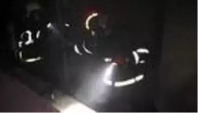 Son dakika haberleri | Şanlıurfa'da evde çıkan yangın korkuttu, 1 itfaiyeci yaralandı Son dakika haberleri | Şanlıurfa'da evde çıkan yangın korkuttu, 1 itfaiyeci yaralandı