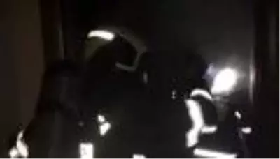Son dakika haberleri | Şanlıurfa'da evde çıkan yangın korkuttu, 1 itfaiyeci yaralandı Son dakika haberleri | Şanlıurfa'da evde çıkan yangın korkuttu, 1 itfaiyeci yaralandı