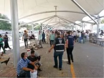 Şanlıurfa'da güvercin pazarında korona denetimi Şanlıurfa'da güvercin pazarında korona denetimi