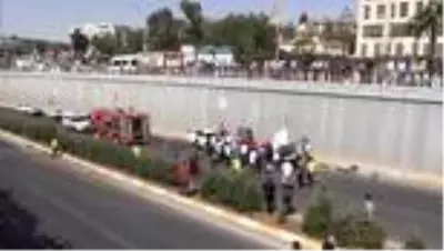 Şanlıurfa'da iki otomobil çarpıştı: 5 yaralı Şanlıurfa'da iki otomobil çarpıştı: 5 yaralı