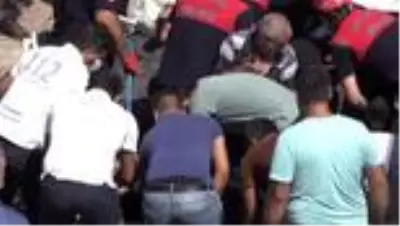 Şanlıurfa'da iki otomobil çarpıştı: 5 yaralı Şanlıurfa'da iki otomobil çarpıştı: 5 yaralı