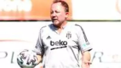 Sergen Yalçın, Jeremain Lens ve Umut Nayir'i kadro dışı bıraktı Sergen Yalçın, Jeremain Lens ve Umut Nayir'i kadro dışı bıraktı