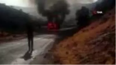 Seyir halindeki araç alev topuna döndü Seyir halindeki araç alev topuna döndü