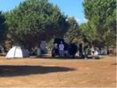Şile'de sosyal mesafe ve maske kuralına uymayan kampçılara jandarma baskın yaptı Şile'de sosyal mesafe ve maske kuralına uymayan kampçılara jandarma baskın yaptı