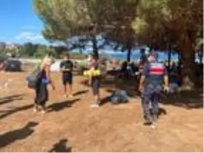 Şile'de sosyal mesafe ve maske kuralına uymayan kampçılara jandarma baskın yaptı Şile'de sosyal mesafe ve maske kuralına uymayan kampçılara jandarma baskın yaptı